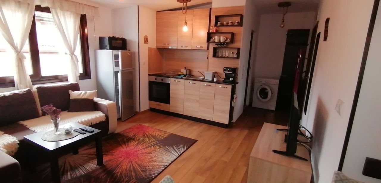 Дава се под наем Двустаен апартамент в Банско - 52 кв.м за 408 € - Снимка #2