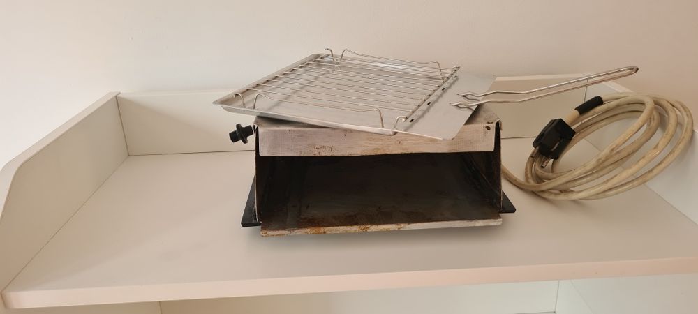 Електрическа скара Taurus и малка скаричка от соца