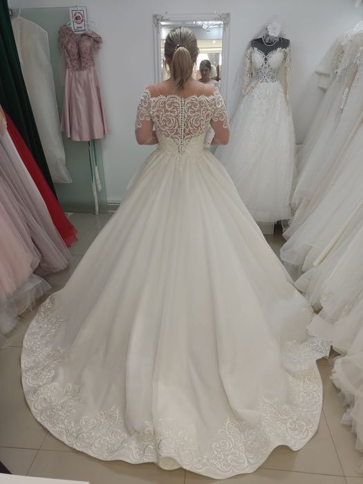 Vand rochie de mireasa