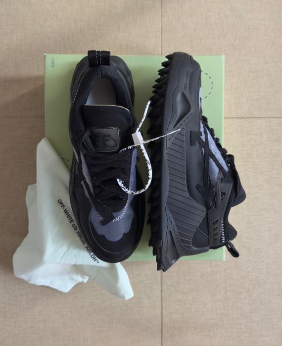 Off-White ODSY-1000(42)