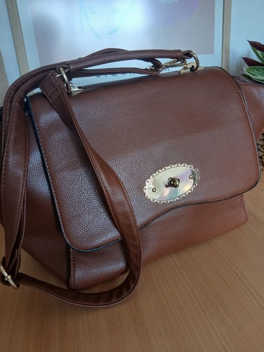 Geantă de mână/umăr extrem de frumoasă