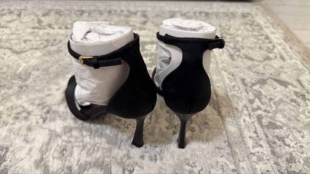 Sandale cu toc Zara (satin negru)