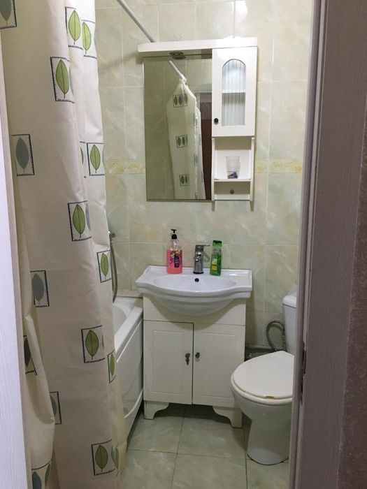 Сдаю 1-но ком квартиру по часам! 11 мкр 7дом, пишите в ватсап!