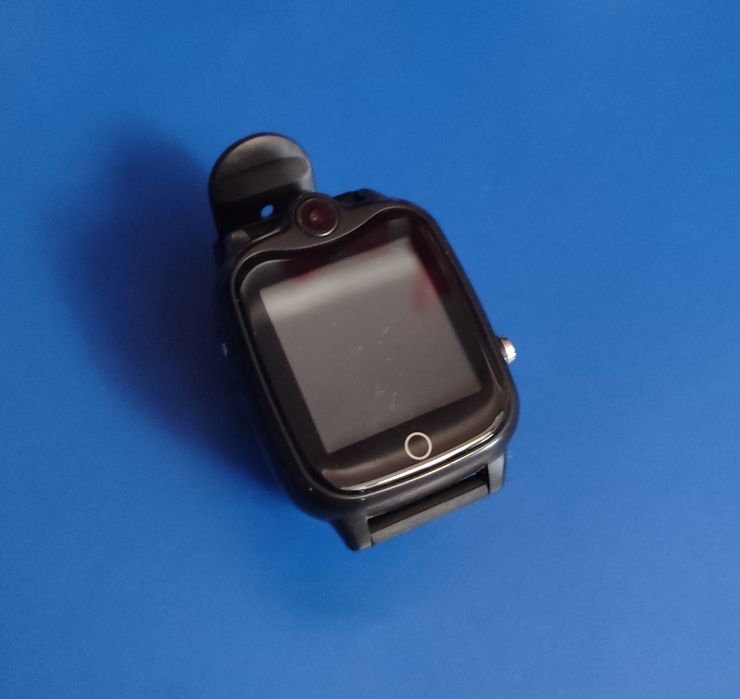 Smart watch sotiladi naxtga