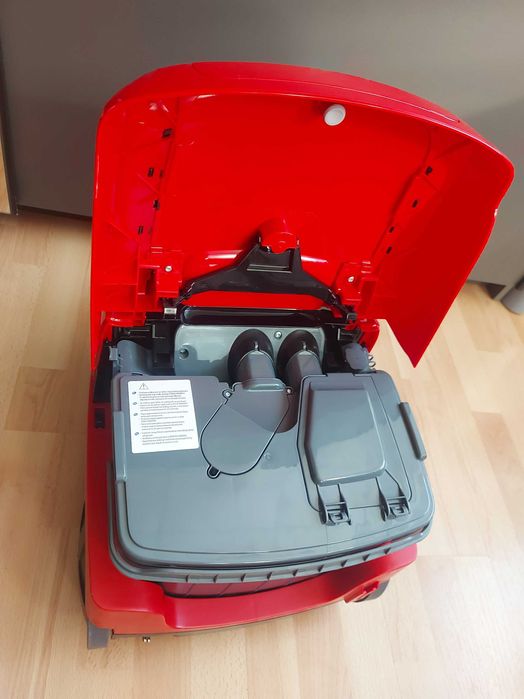 Перяща прахосмукачка BOSCH ProAnimal BWD421PET