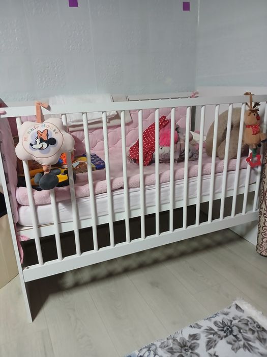 Vând pătuț nou cu tot cu saltea