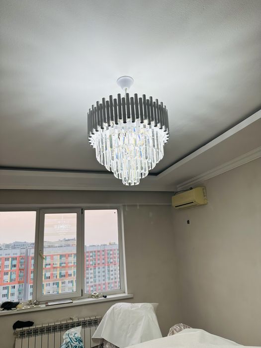 Продам нарядную люстру