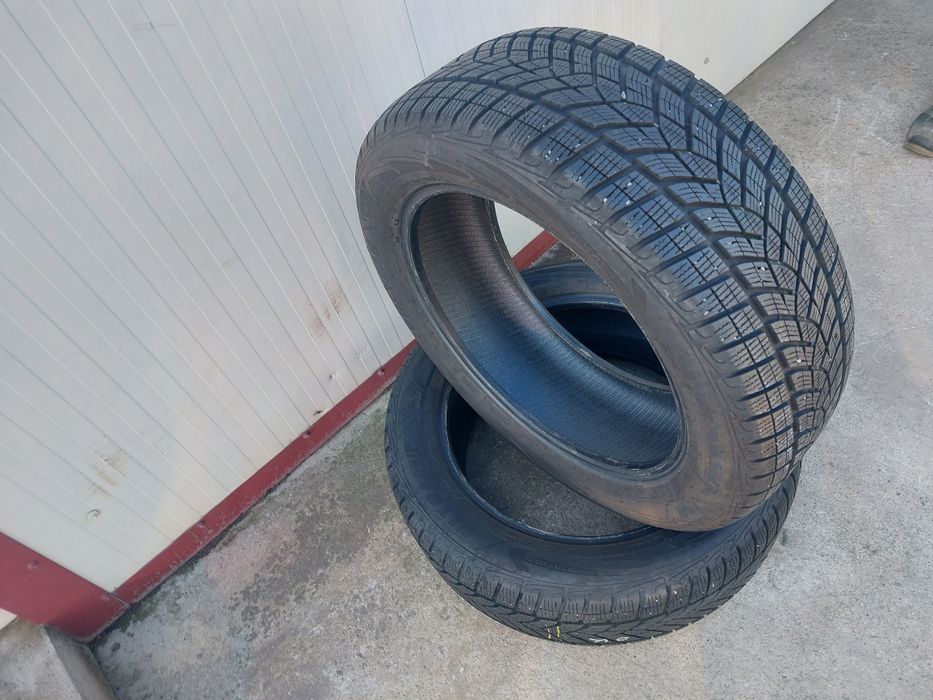 175 lei bucata! Doua anvelope M+S/IARNA 235 55 19 Goodyear! 7 mm