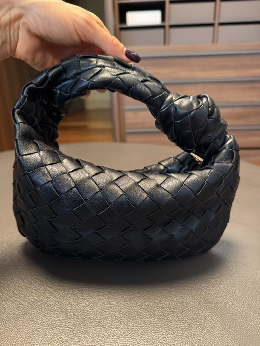 Нови Дамски Чанти - класика