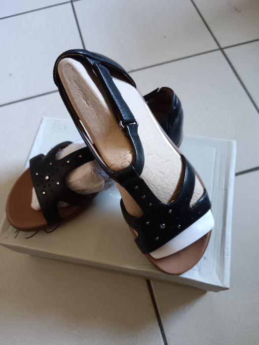 Sandale Clarks noi