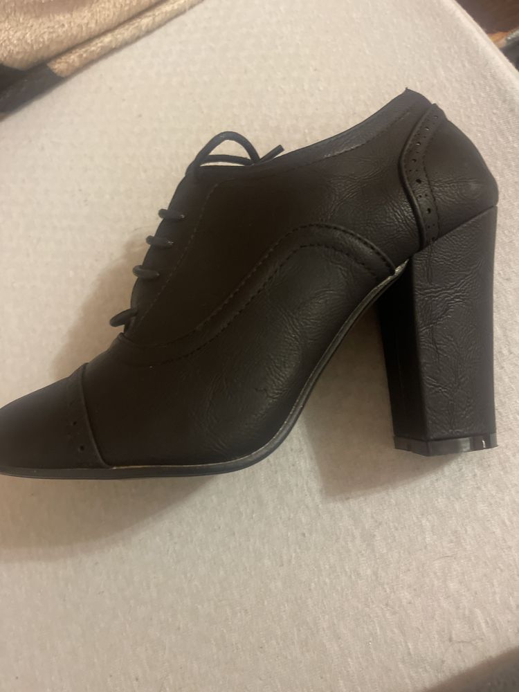 Pantofi noi model nou
