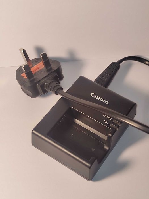 Aparat Foto DSLR Canon EOS 1300d