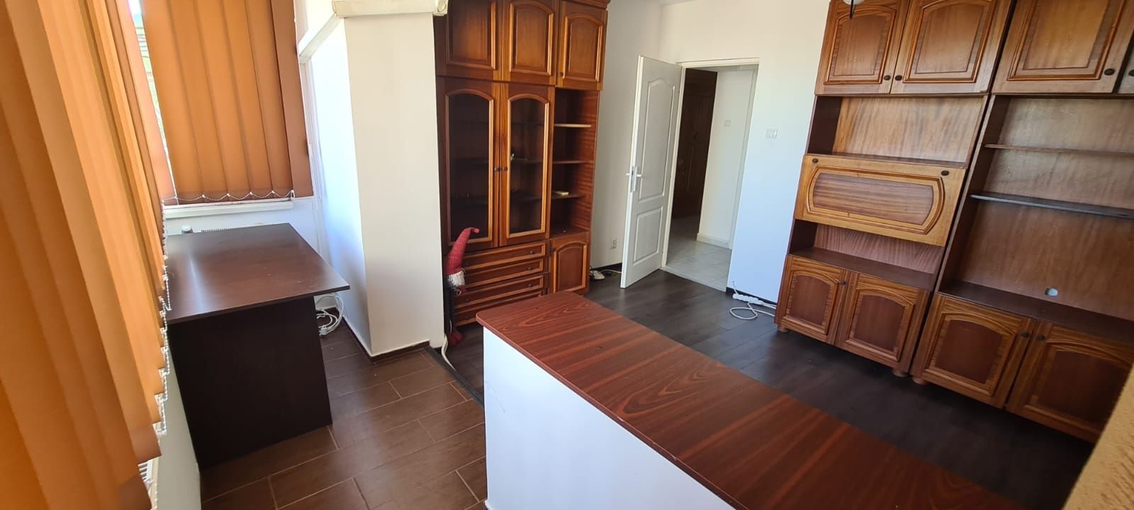 Inchiriez apartament 3 camere