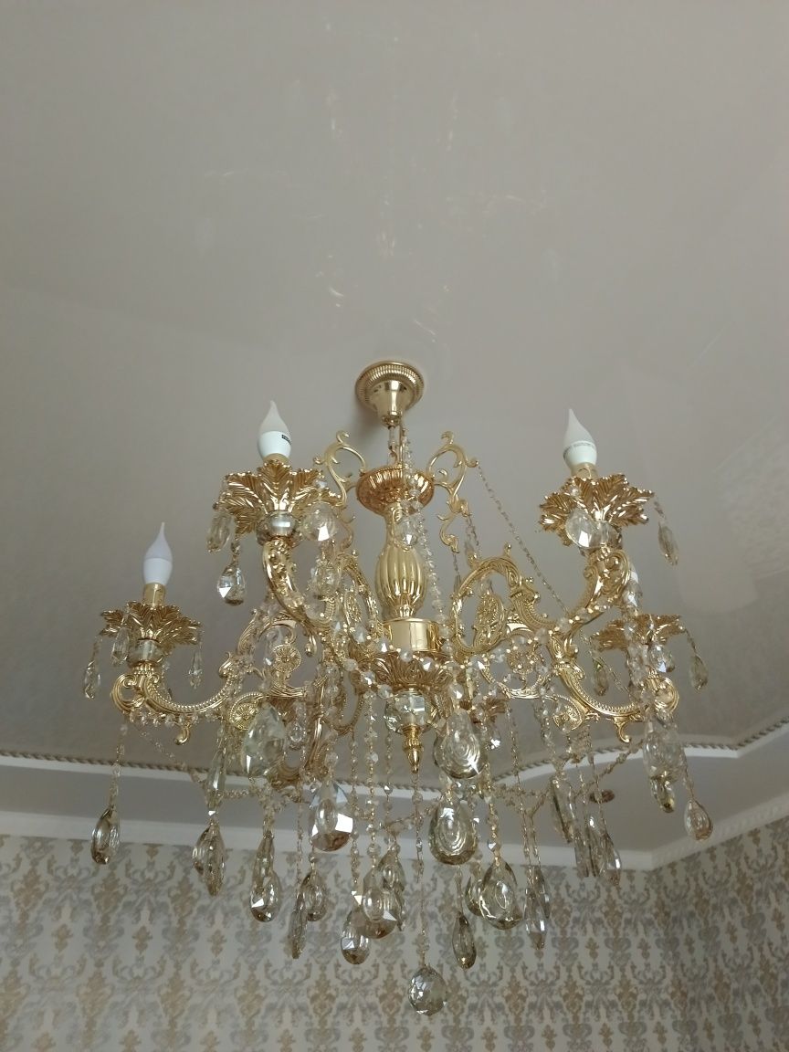 Люстра 6 лампалы