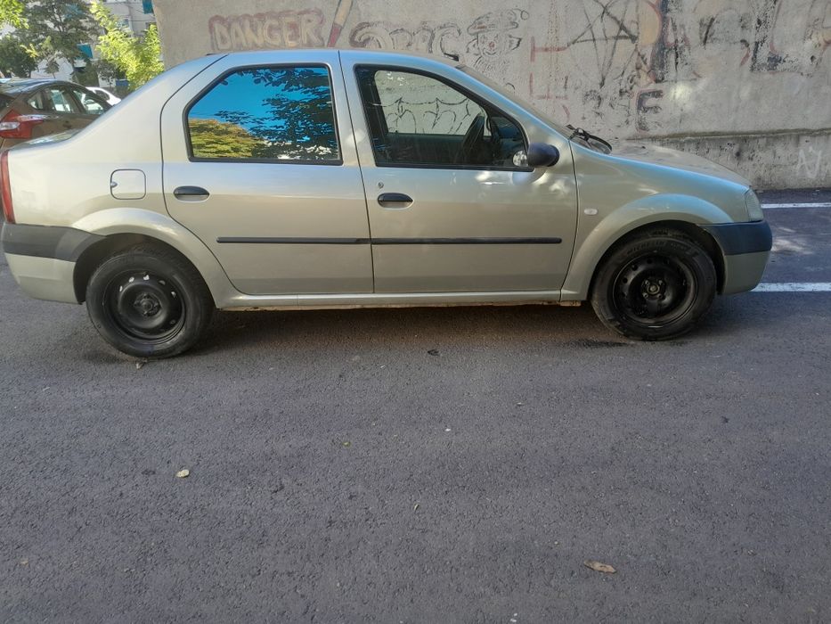 Autoturism Dacia Logan