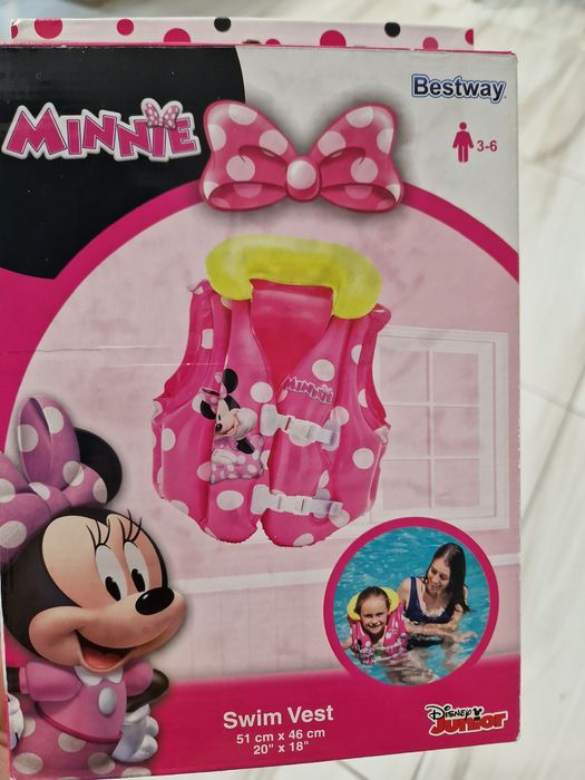 Vesta inot Minnie, 3- 6 ani