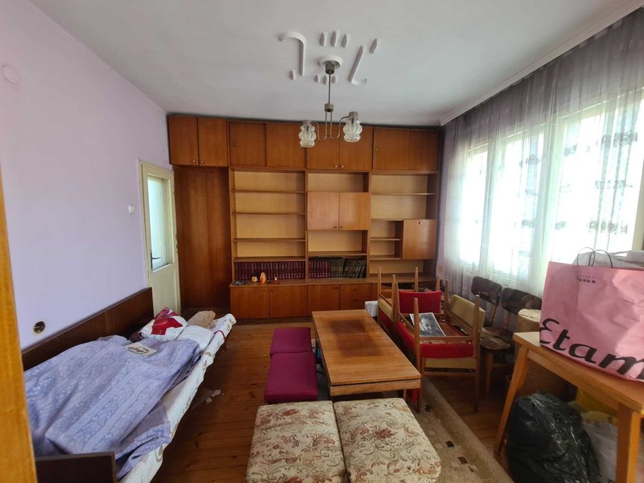 ТРИСТАЕН апартамент с ГАРАЖ в кв. Овчарски, гр. Хасково