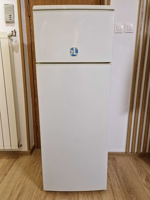 Frigider cu congelator separat H 143 cm