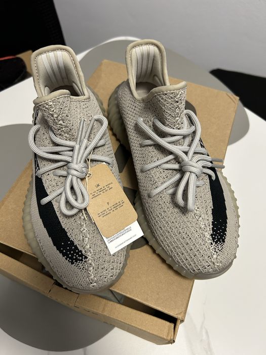 Yeezy 350 v2 negru cu gri
