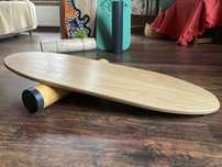 Balance Board meșteșugit manual – placă din stejar, cilindru din tei