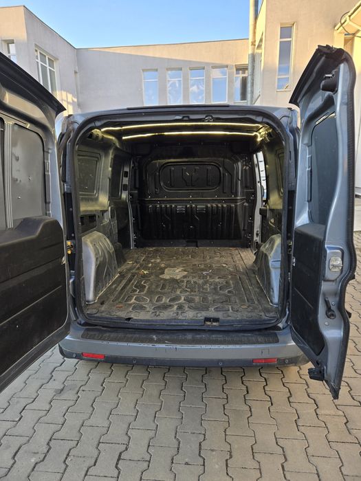 S.C. vinde Fiat Doblo Maxi 2012 TVA inclus