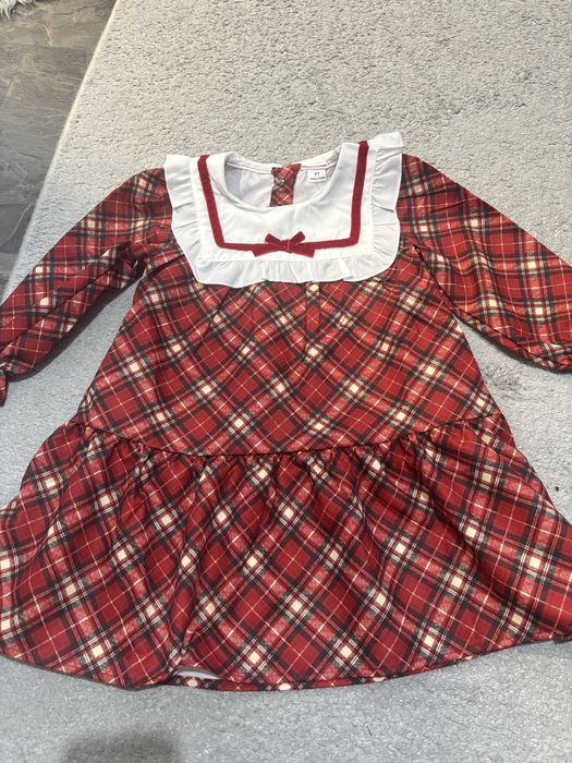 Чисто нова коледна рокличка