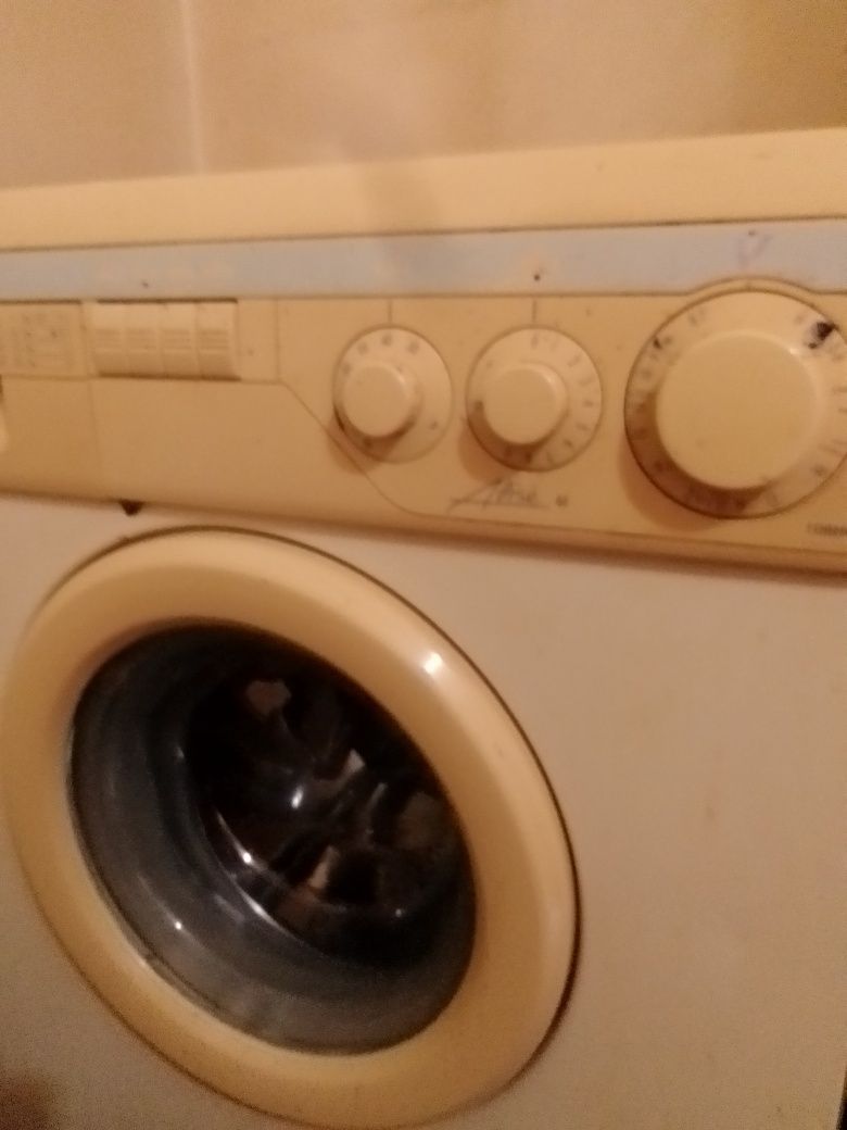 Отлично работеща пералня.