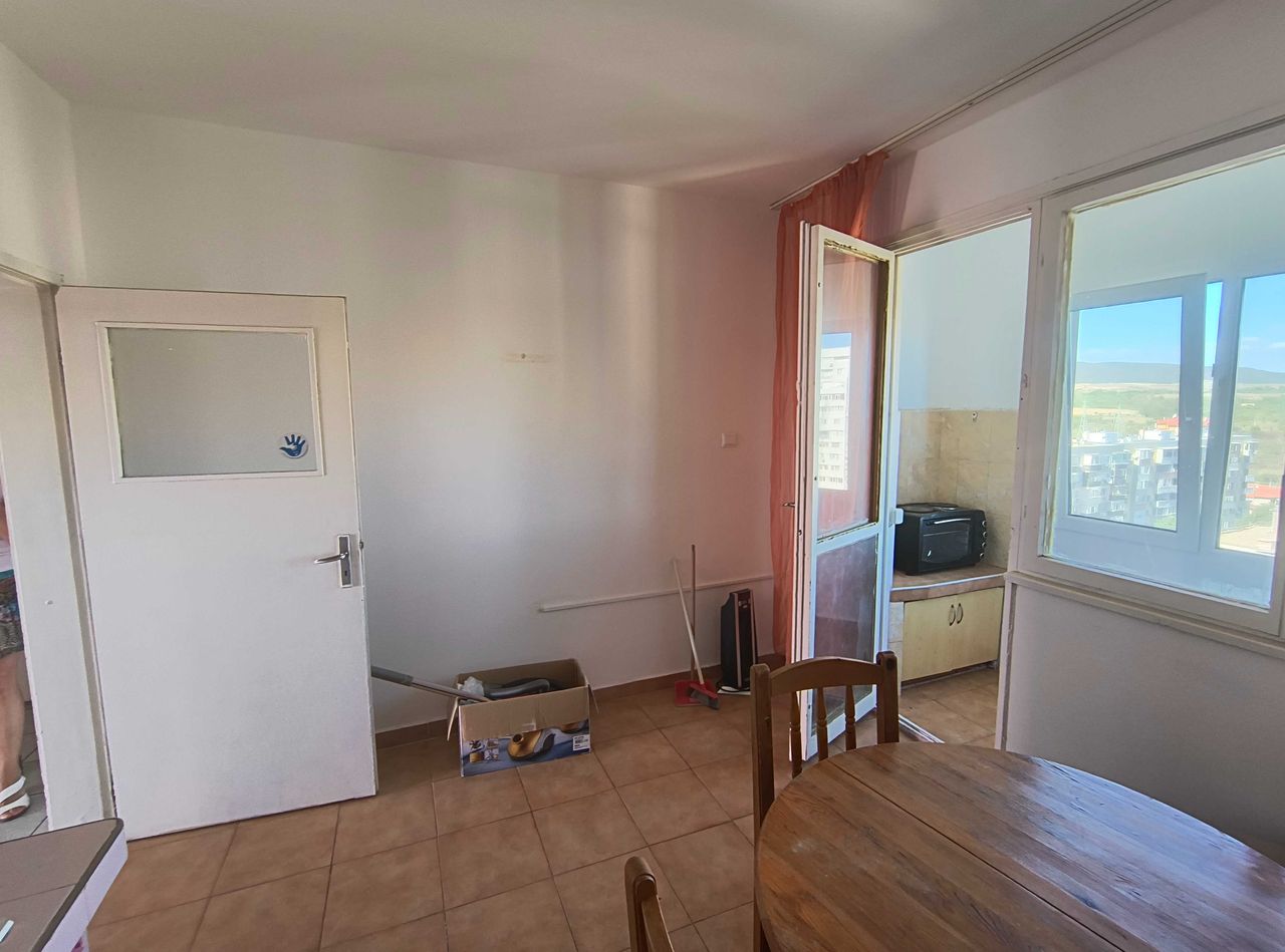 Продава се Двустаен апартамент в Стара Загора, Самара 3 - 51 кв.м за 1216 €/кв.м - Снимка #8