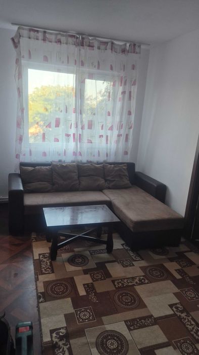 Închiriez apartament cu două camere