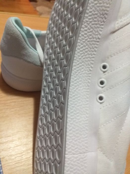 Adidasi originali  de bărbati   măsura 49