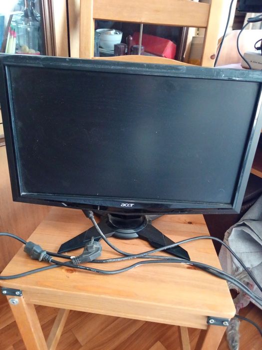 Монитор Acer 14 в хорошем состоянии