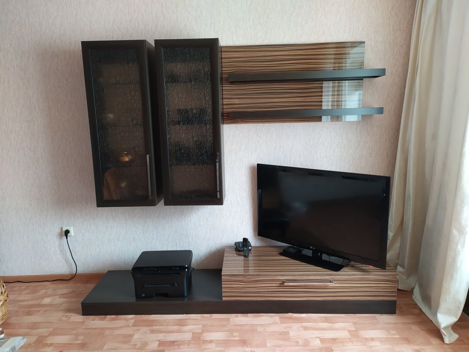 Срочно. Продам гарнитур в гостиную. Торг