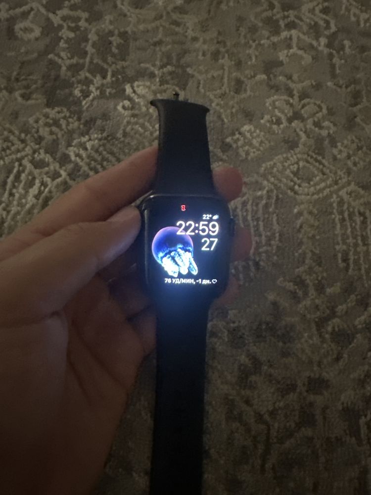 Продам apple watch se 44mm