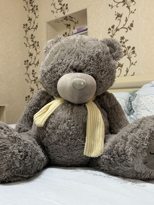 Teddy Ayiqcha sotiladi, narxi kelishiladi, Holati juda yaxshi.