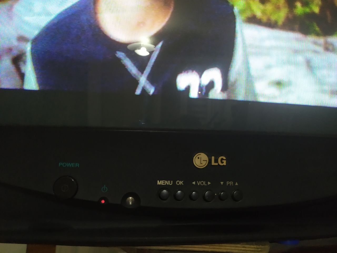 Телевизор LG (Golden eye), б/у, но в хорошем рабочем состоянии