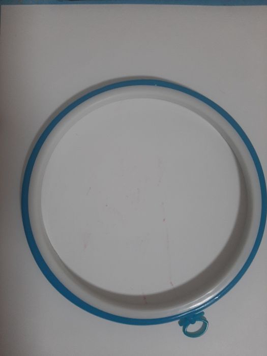 Пяльцы  для вышивания. Новые. Диаметр 15 см.