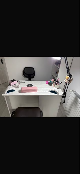 Birou manechiura cu aspirator incorporat polarius