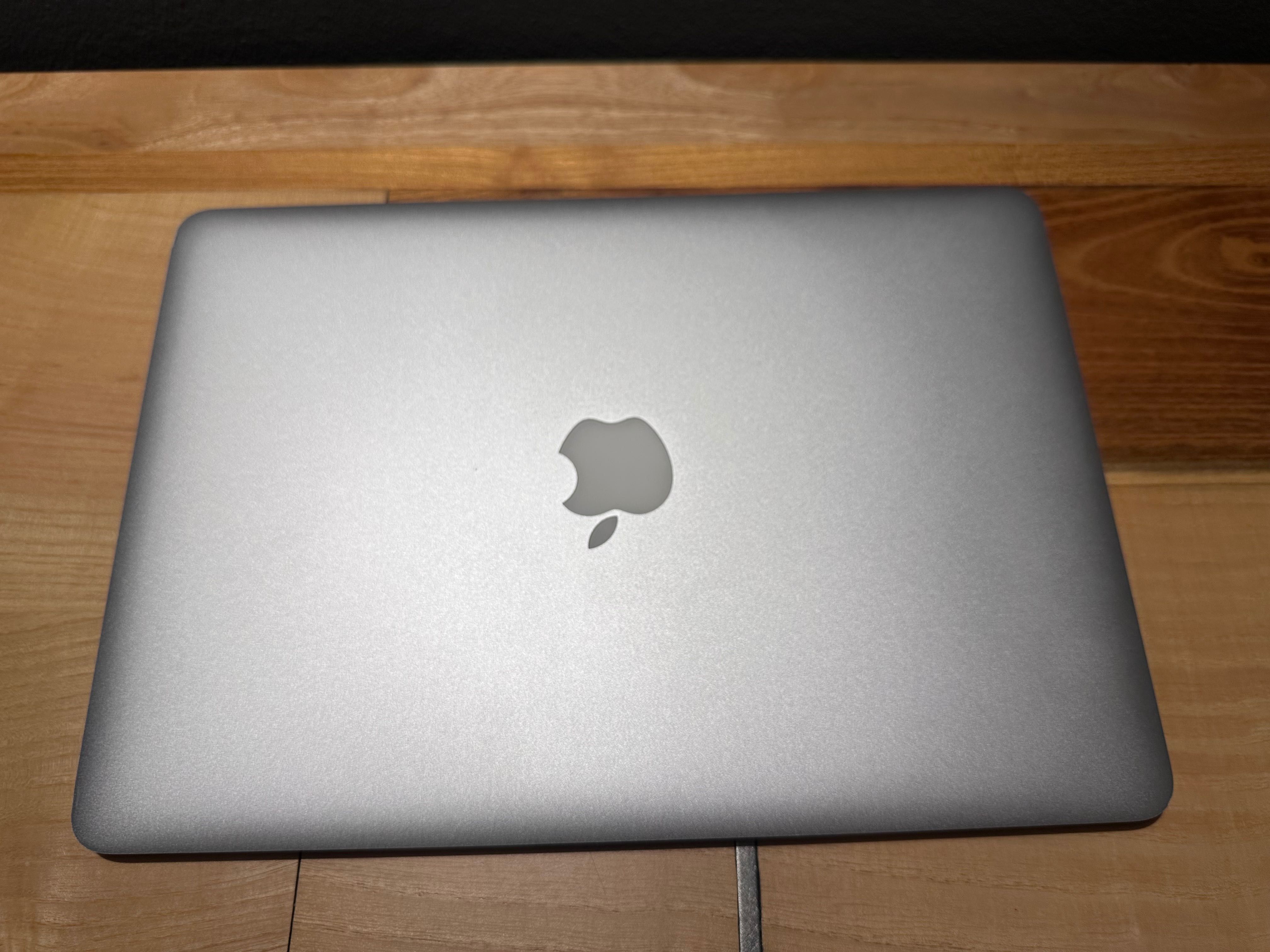 Apple MacBook Air 13" 2017