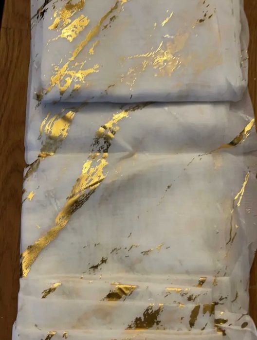 Perdele albe cu imprimeu auriu model marble,marmorat