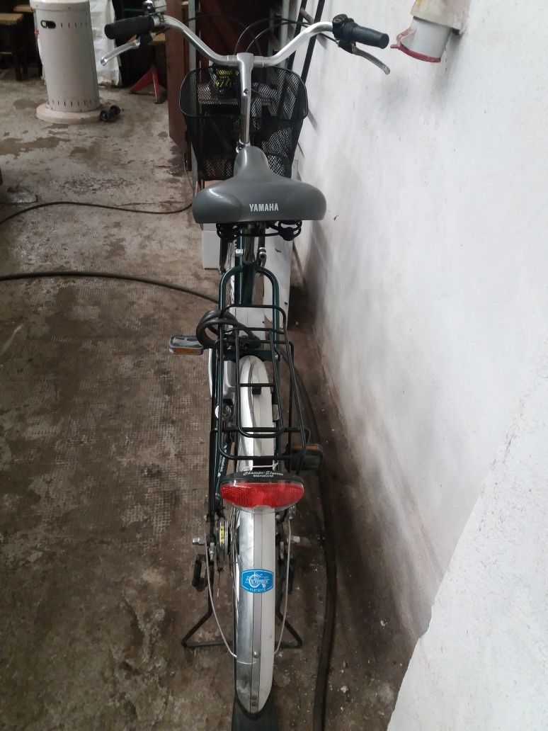 De vinzare bicicleta cu asistență electrica.