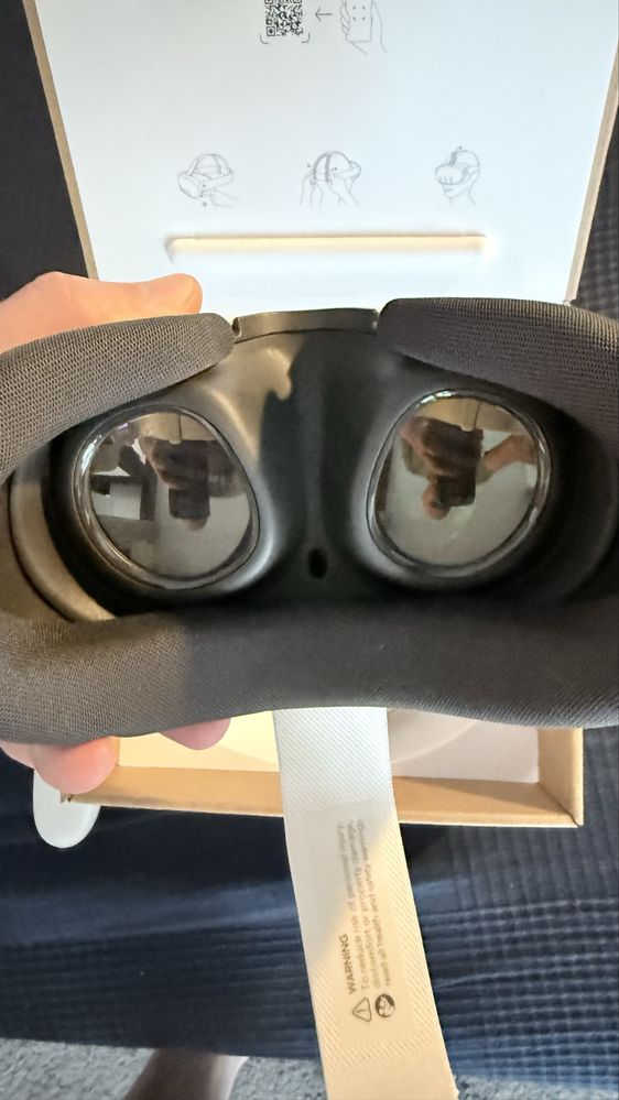 Продавам VR очила Meta Quest 3 128 gb