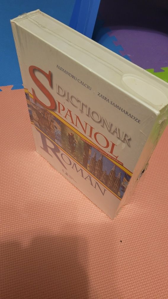 Vand dictionar spaniol roman