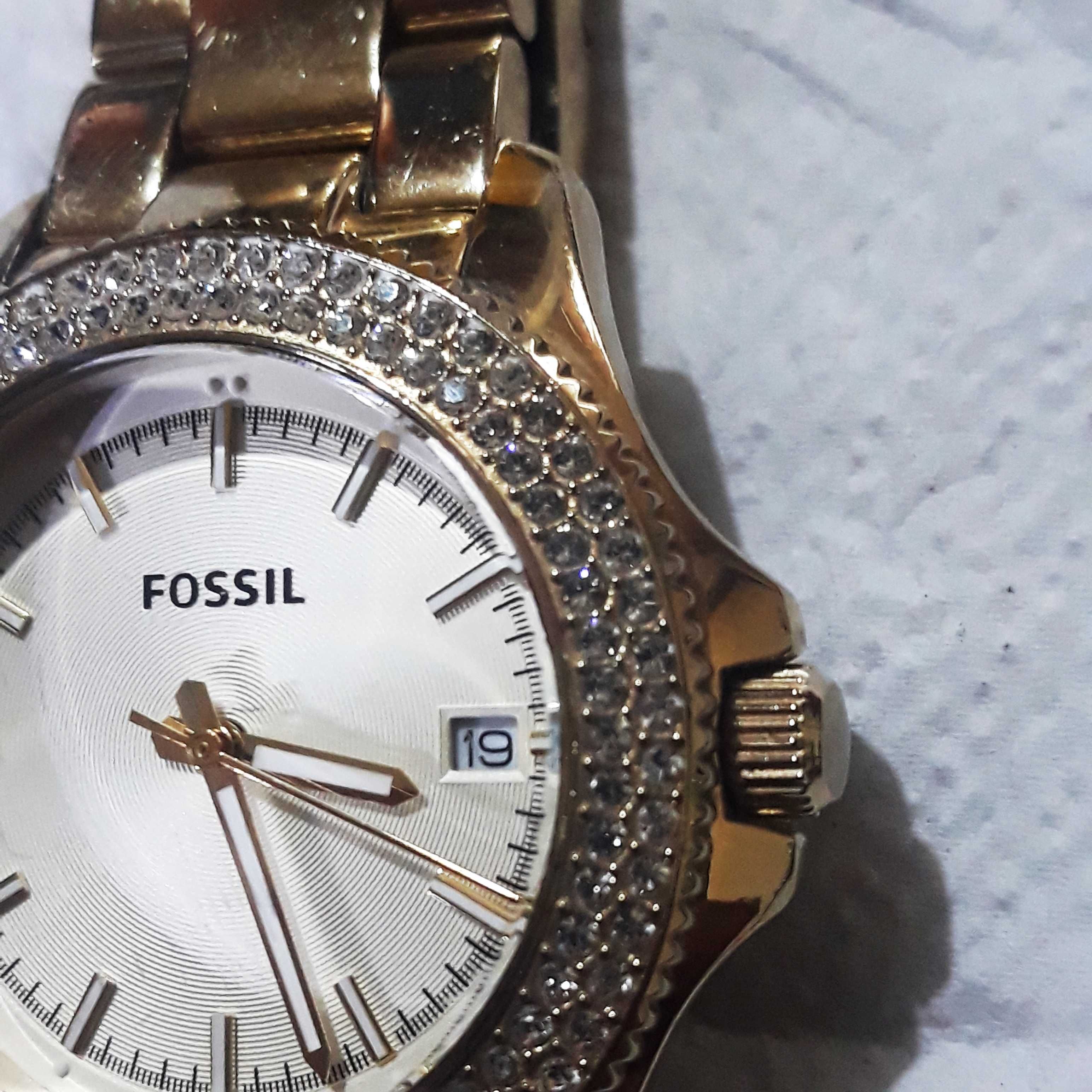 Ceas de dama FOSSIL - colectia  RETRO TRAVELER  -