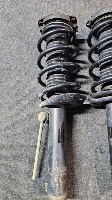 Arcuri + amortizoare fata originale Volkswagen Passat B6

Stare buna
S