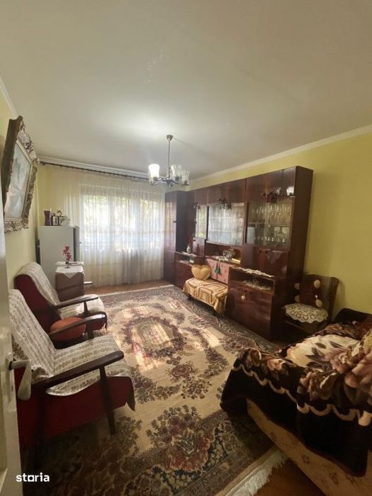 Apartament 3 camere, etaj 2, Garaj, Radauti