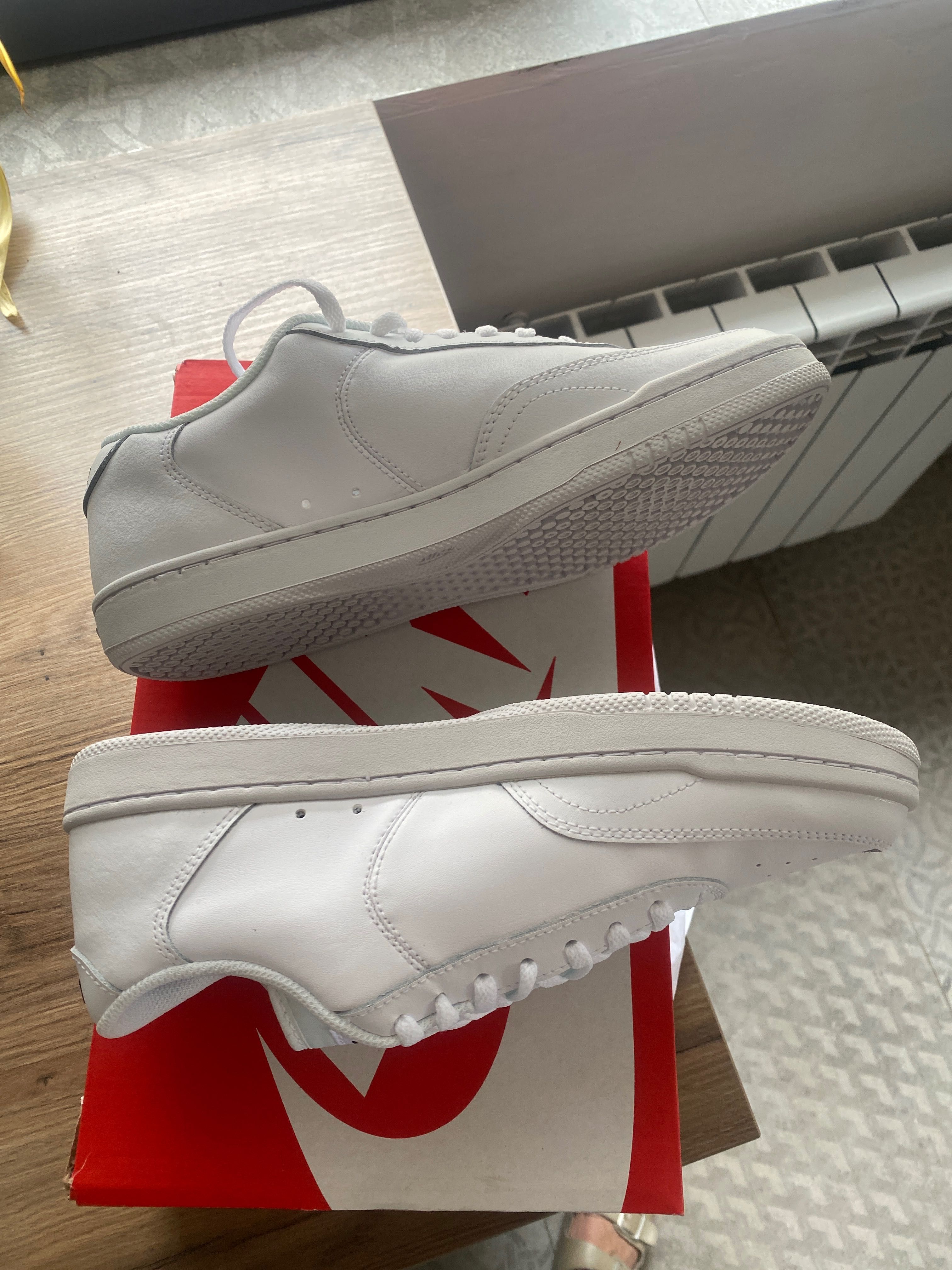 Nike court vintage
