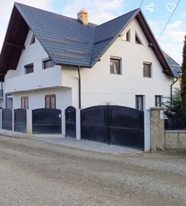 Casă  duplex de vânzare