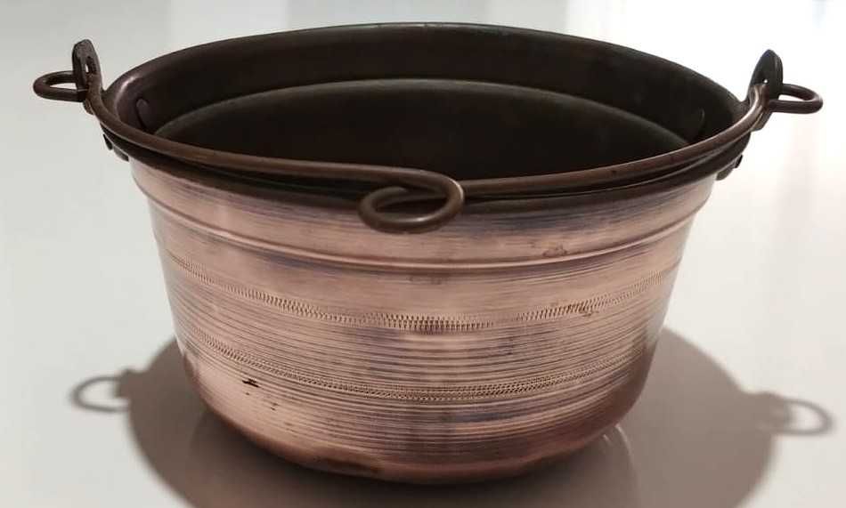 9 vase din cupru vechi lucrate manual