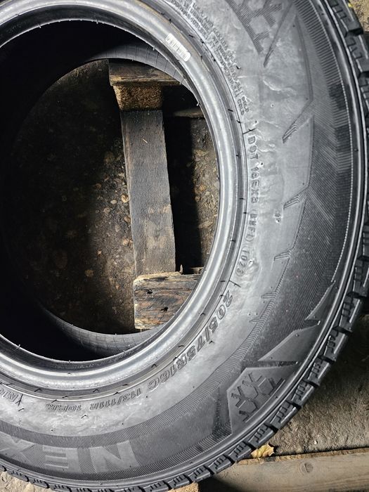 4 anvelope iarna 205 75 16C Nexen 2023