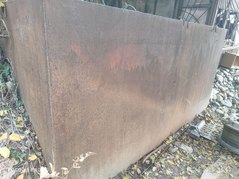 Емкост и контейнер